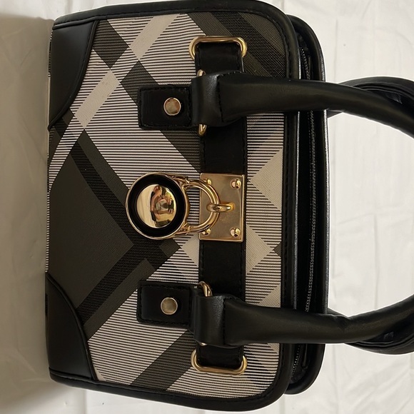 Women’s handle bag in grey, white & black plaid. Like new condition. - Picture 3 of 9